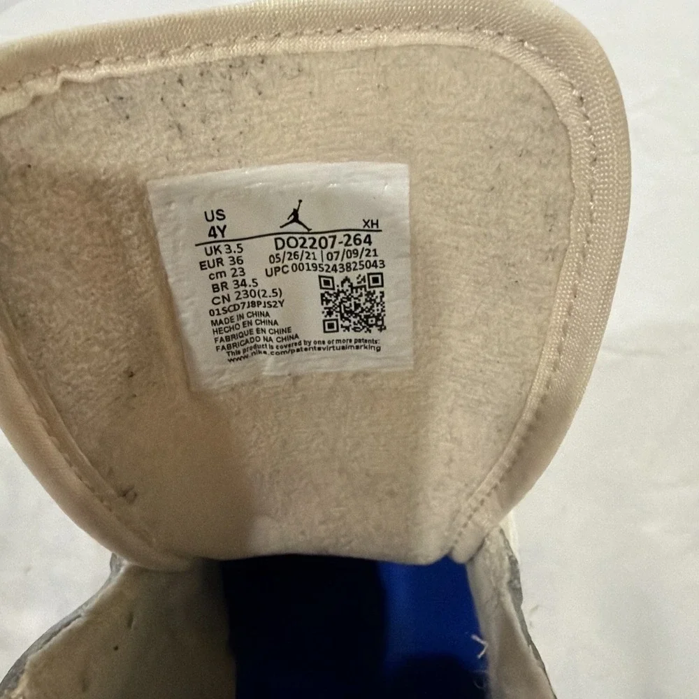 Nike Air‎ Jordan 1 Mid GS Fleece Beige Youth Size 4Y DO2207-264 - Picture 4 of 13